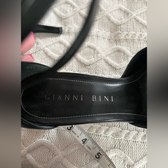 Gianni Bini Black Leather Pointed 3 inch Heels with Double Straps - Picture 3 of 12